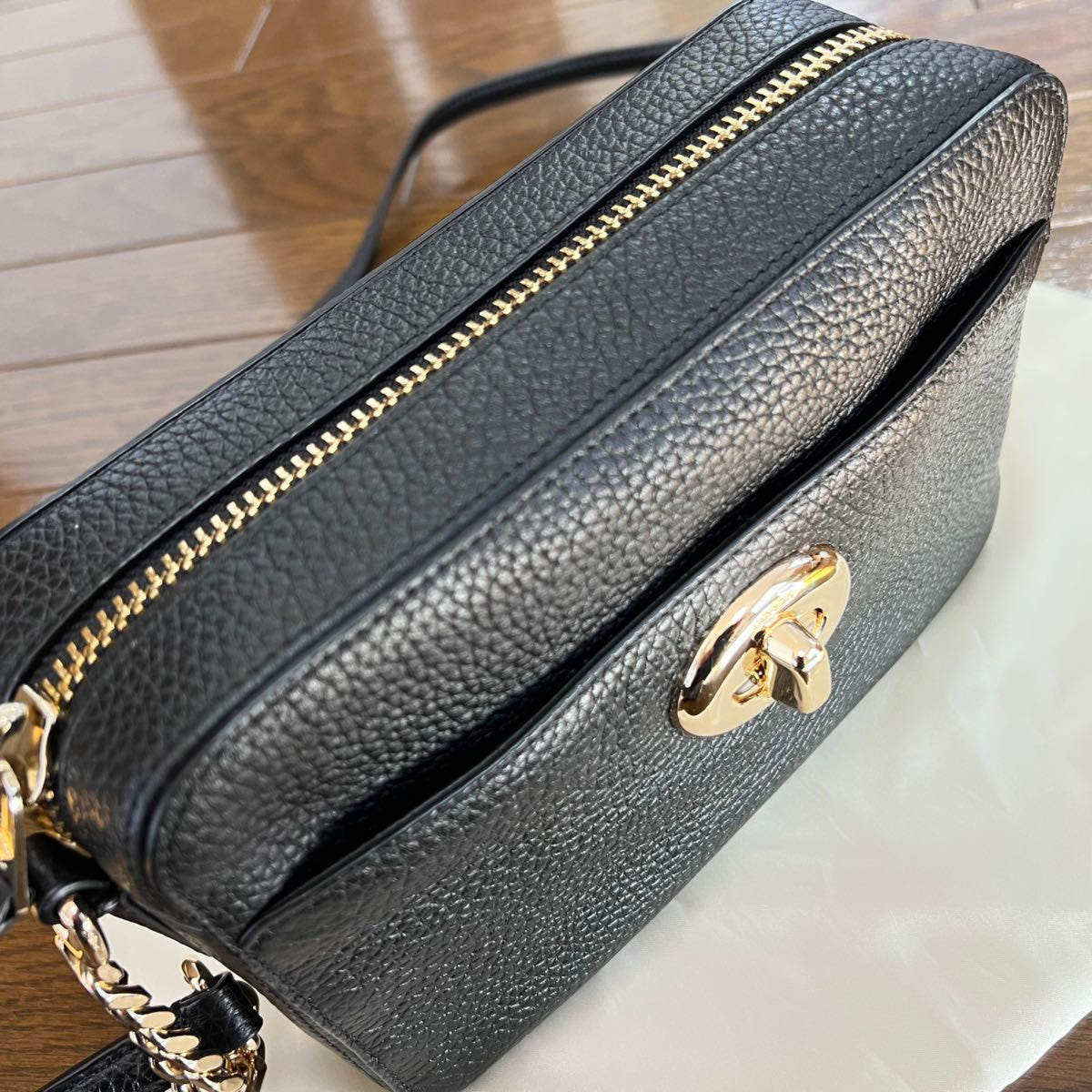 Coach Womens Pebbled Leather Turn Lock Camera Bag Black Cross Body