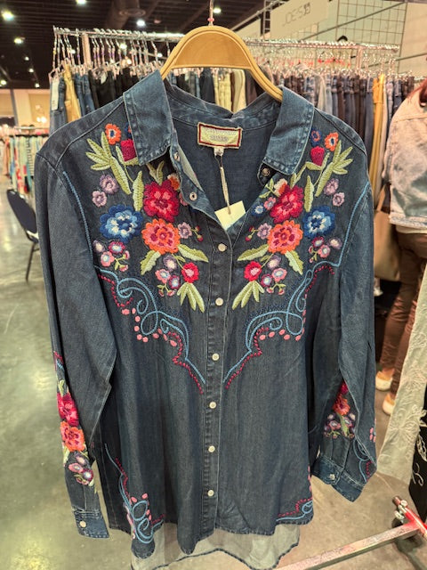 Johnny Was Buttondown Oversized Shirt Tunic DITA Floral Embroidery Denim Blue Top NEW