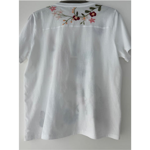Johnny Was Nicolette V Neck Short Sleeve Tee Cotton Shirt Floral Embroidery Top White NEW