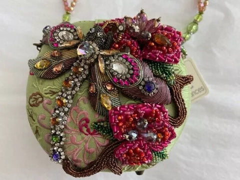 Mary Frances Damsel In Flight Hard Zip Novelty Bag Green Bead Handbag Purse NEW