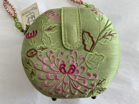 Mary Frances Damsel In Flight Hard Zip Novelty Bag Green Bead Handbag Purse NEW