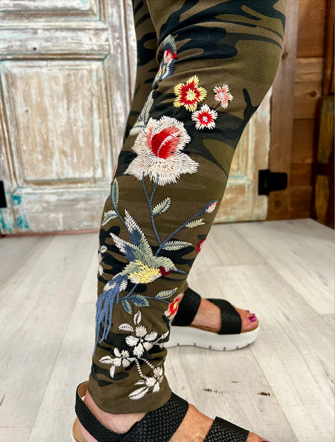 Johnny Was Jailyn Legging Molly Camo Floral Leggings Pants Embroidery Flower NEW